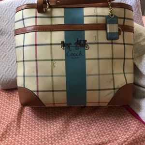 Authentic Coach shoulder medium tote